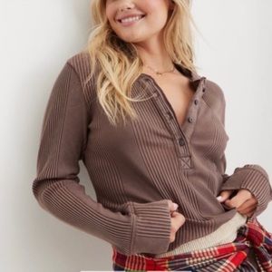 NWOT Aerie Ladies Lightweight Ribbed Shirt